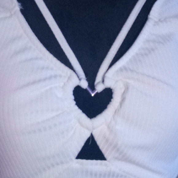 White heart long sleeve shirt - Picture 2 of 6